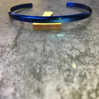 Daniel Wellington 刻字蓝色金属袖口手镯