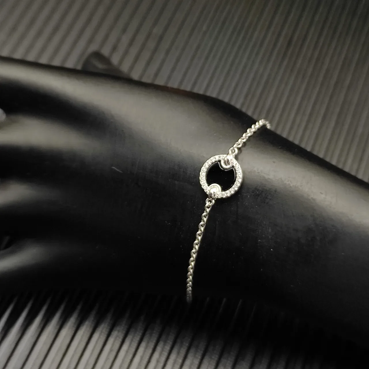 David Yurman Bracelet à Pierre Noire Circulaire et Halo de Diamants Pavé 5