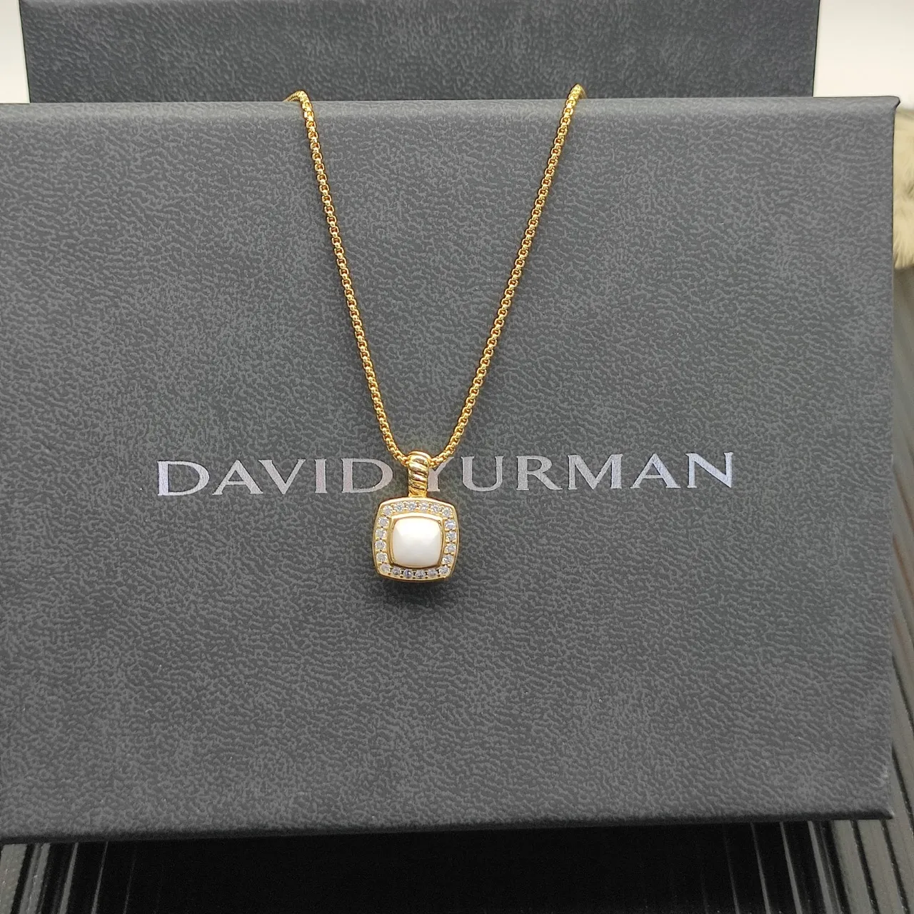 David Yurman or blanc chaîne curb pendentif carré coussin collier 2