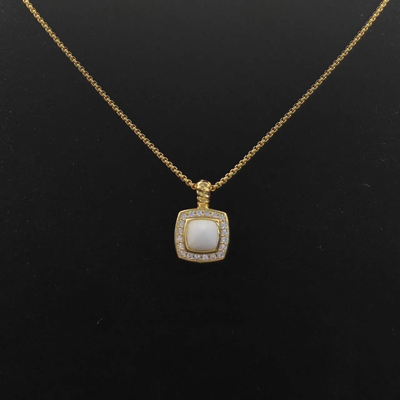 David Yurman or blanc chaîne curb pendentif carré coussin collier 5
