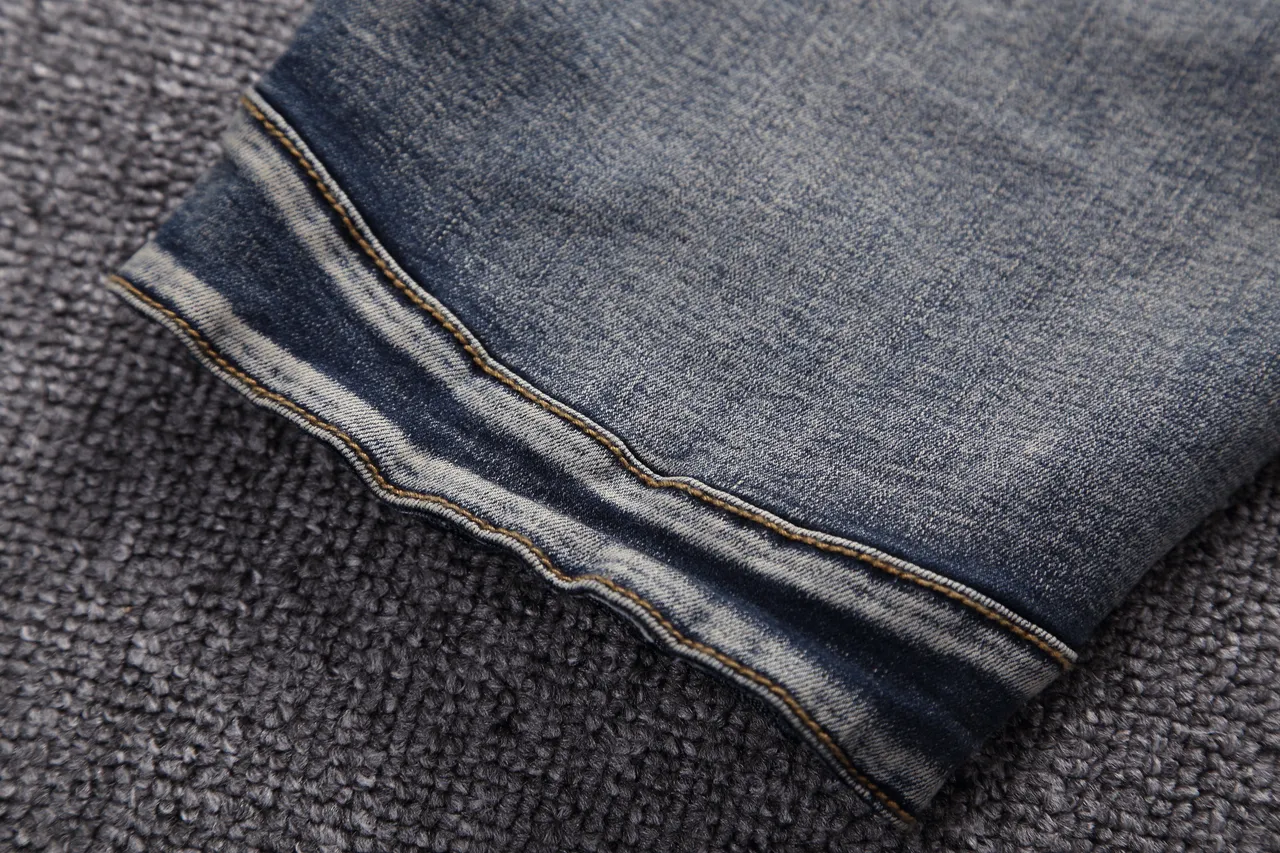 Short de denim distressed biker-panelled com zíper 2
