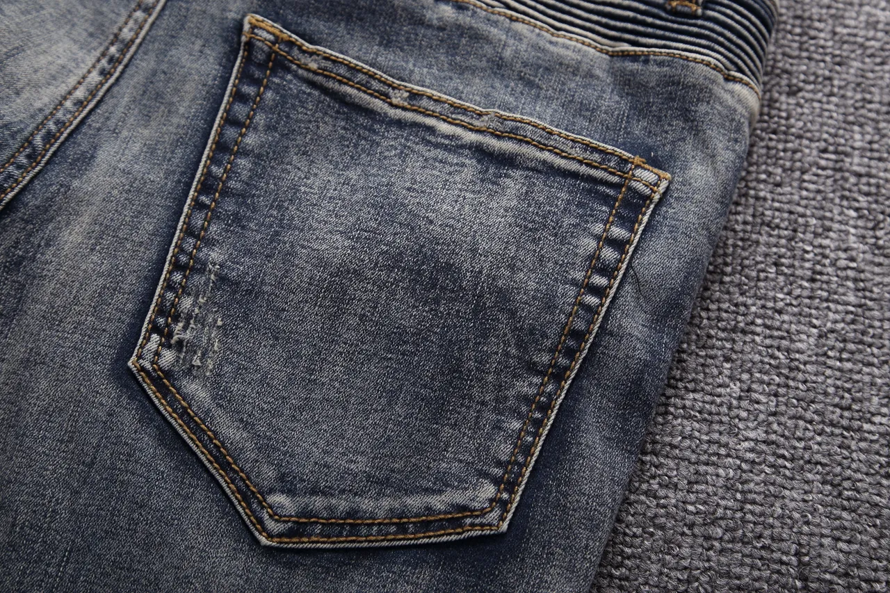 Short de denim distressed biker-panelled com zíper 3