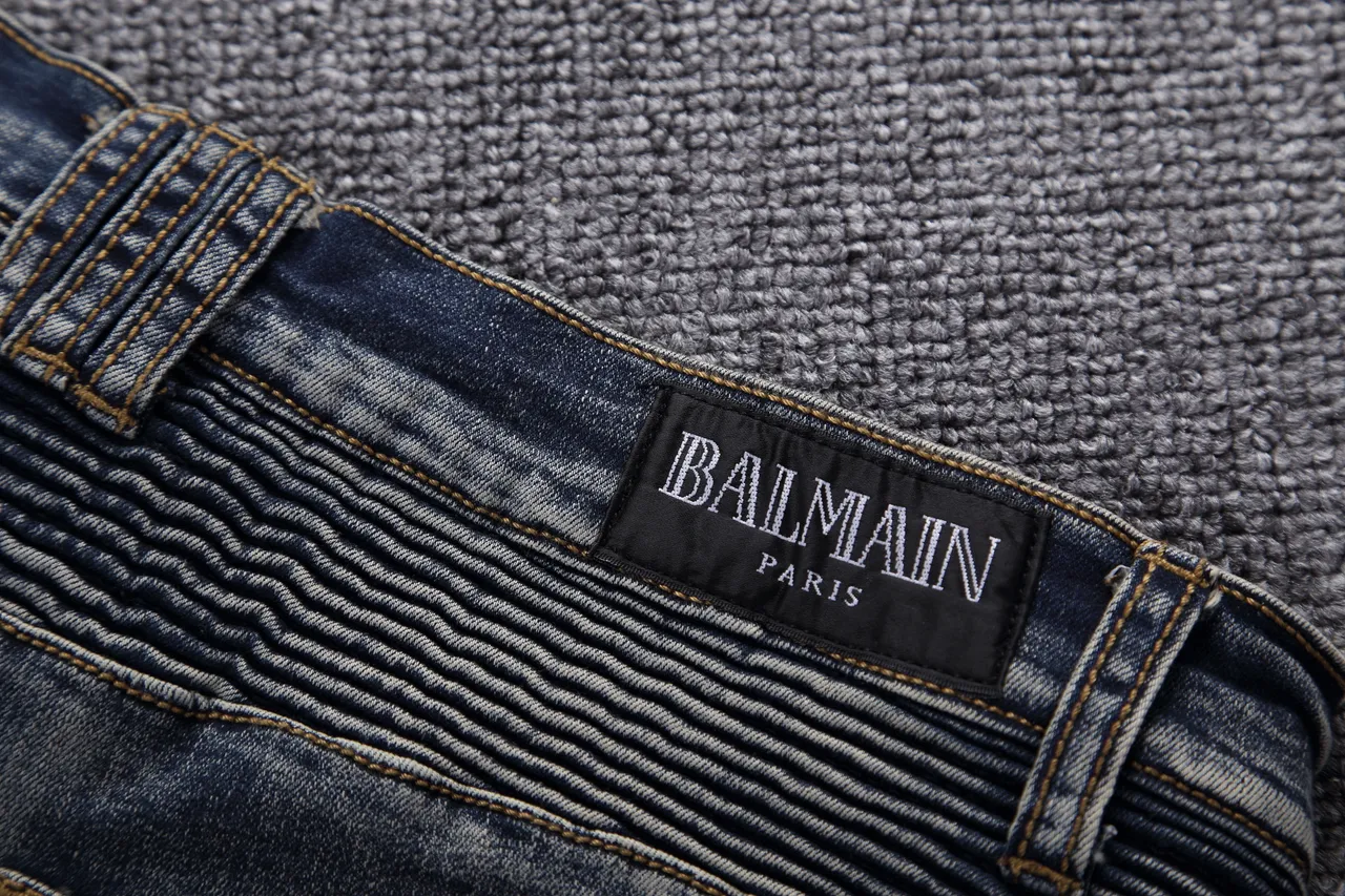 Short de denim distressed biker-panelled com zíper 4