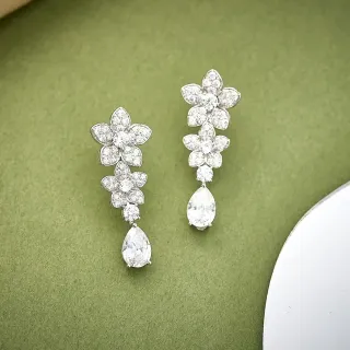 أقراط زهورية Pavé-Set قطرة الكمثرى