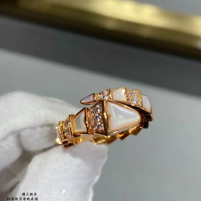 Bague géométrique en nacre et pavé 3
