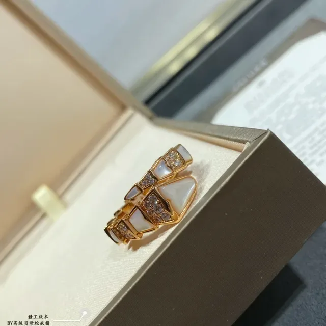 Bague géométrique en nacre et pavé 5