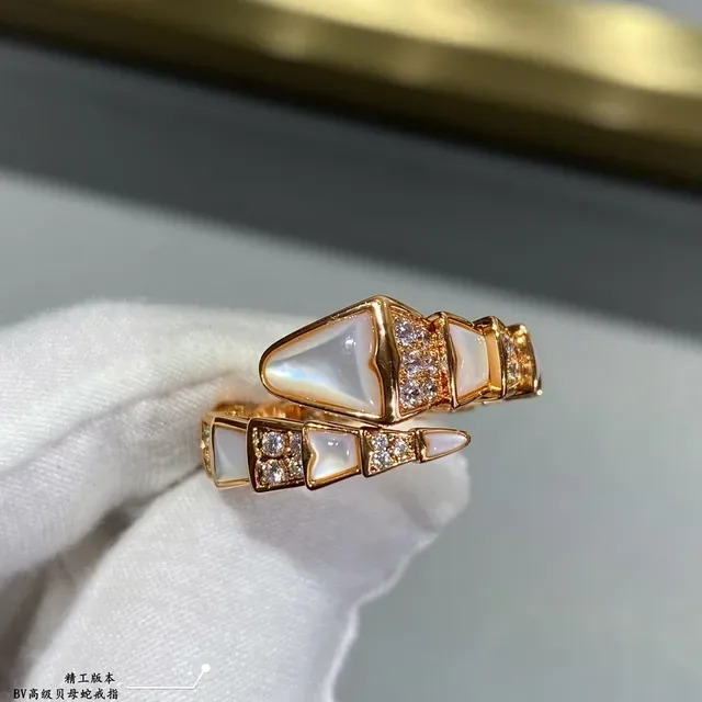 Bague géométrique en nacre et pavé 6