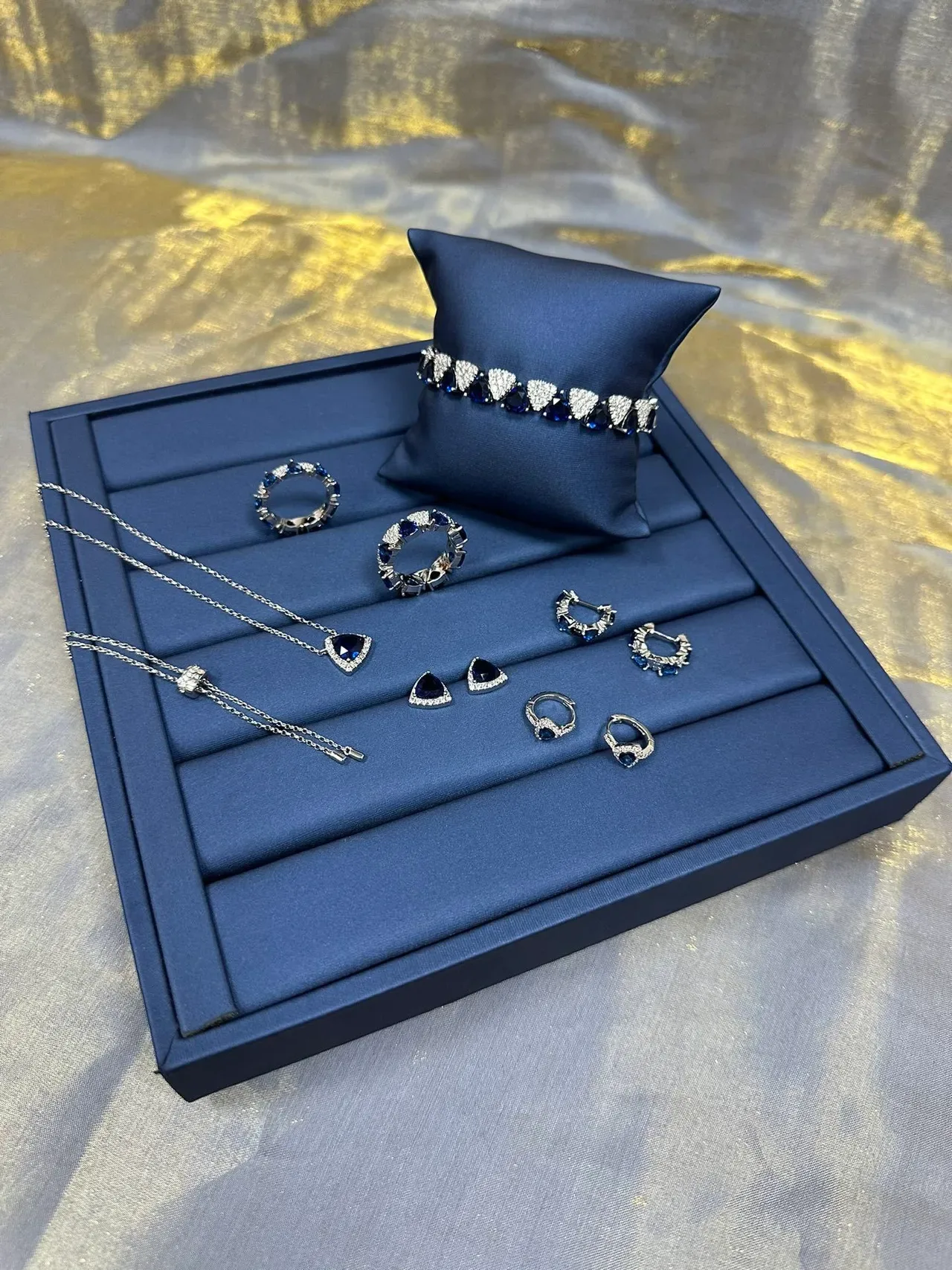 Geometric Triangular Blue and White Pavé Stone Bracelet 5