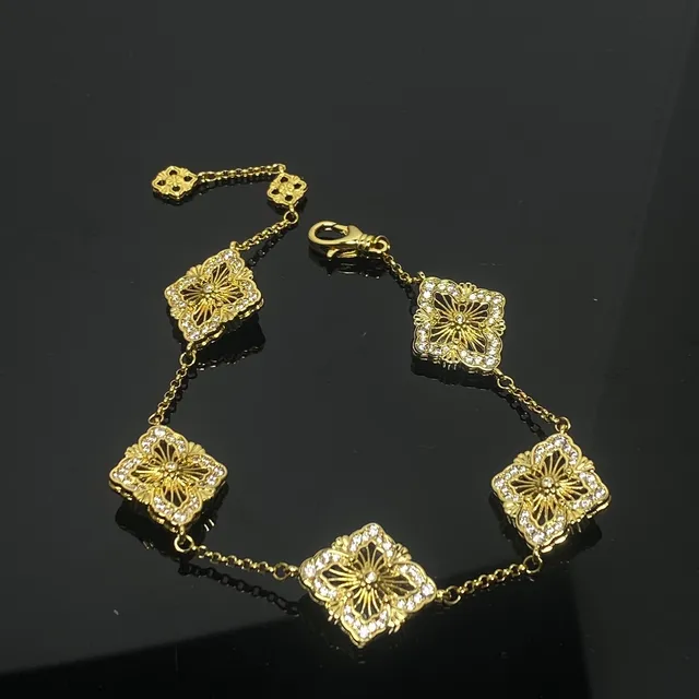 Gold Black Chain Enamel Quatrefoil Links Bracelet 3