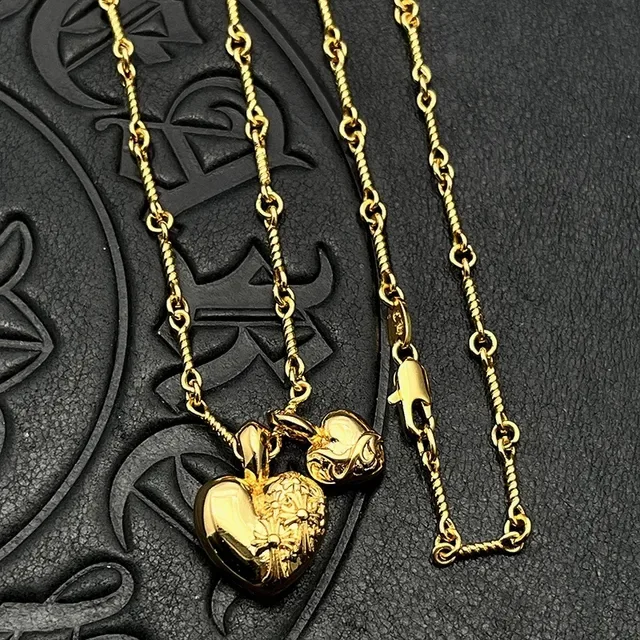 Colar com pingante de coração dourado preto 7