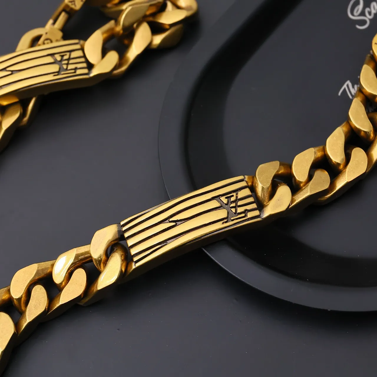 Gold Chunky Curb Chain Engraved Central Bar Bracelet 7
