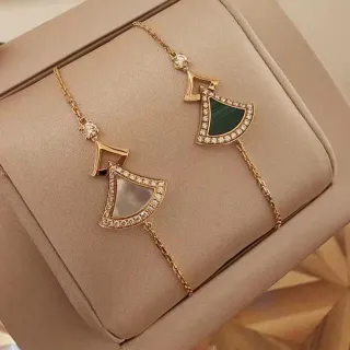 سوار سلسلة ذهبية خضراء على شكل مروحة