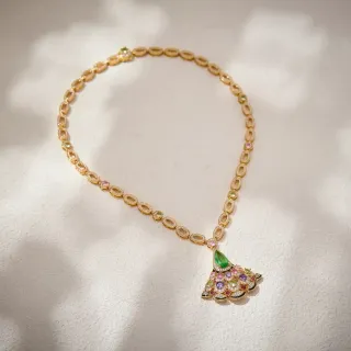 Collier pendentif en or avec gemmes multicolores pavé-set en forme d'éventail