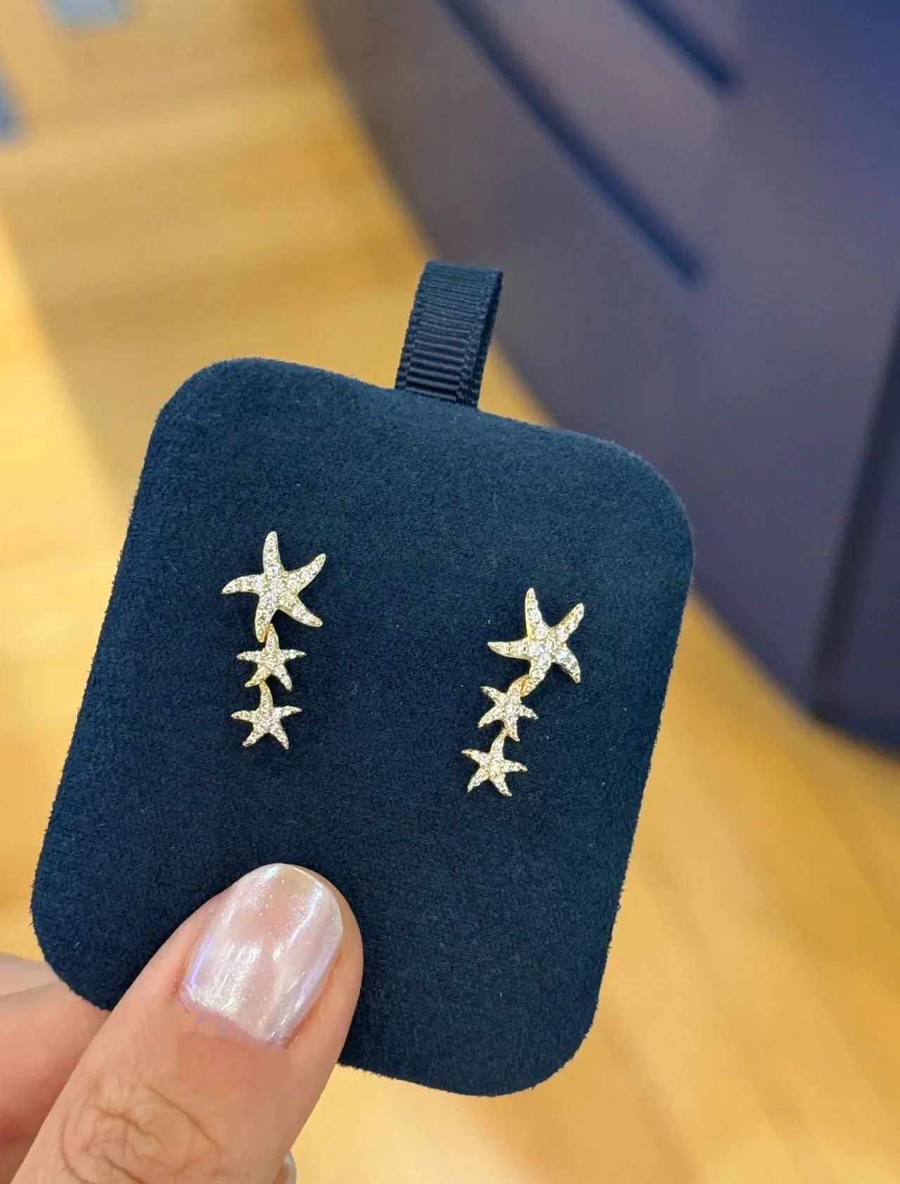 Gold Navy Star-Shaped Dangling Earrings 7