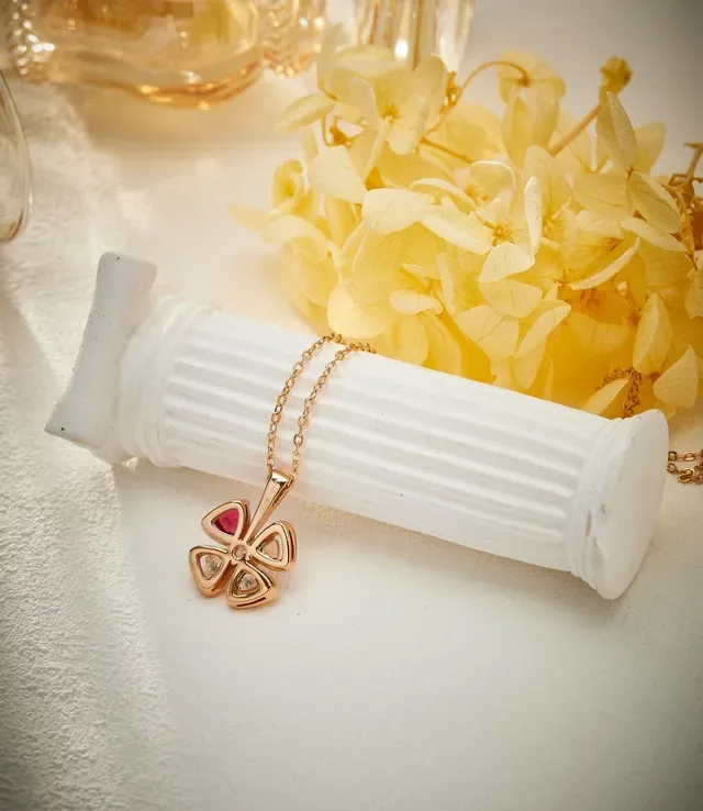 Gold Red Four-Leaf Clover Pendant Pavé-Set Clear Stones Necklace 3