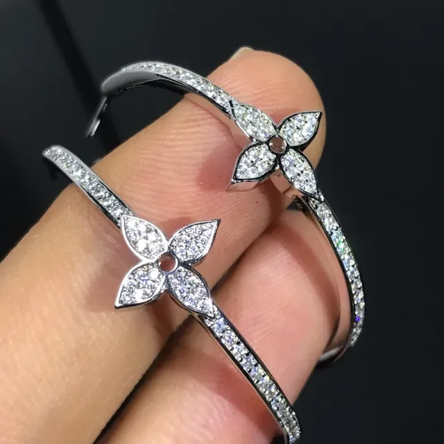 Gold Silver Flower-Shaped Pavé Crystal Ring 4