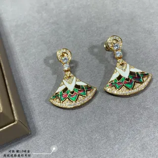 গোল্ড-টোন এনামেল পাখনা আকৃতির ক্রিস্টাল কানের দুল