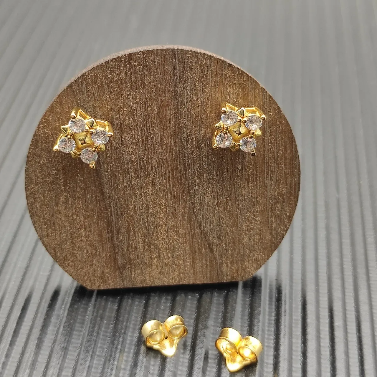 Gold-Tone Square Geometric Stud Earrings 7