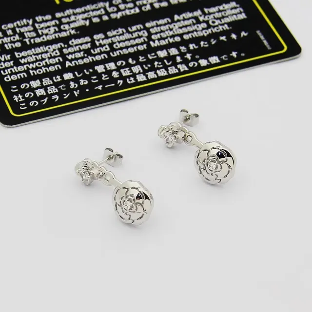 Boucles d'oreilles dorées transparentes motif floral à double niveau 5