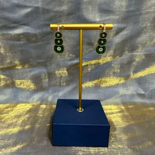 Pendientes de cristal con discos apilados y esmalte verde