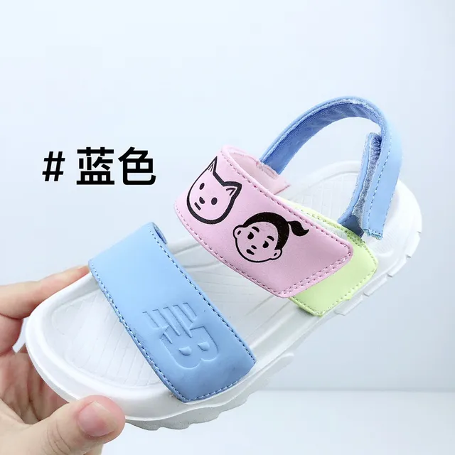 绿色粉色双带魔术贴闭合休闲凉鞋 2