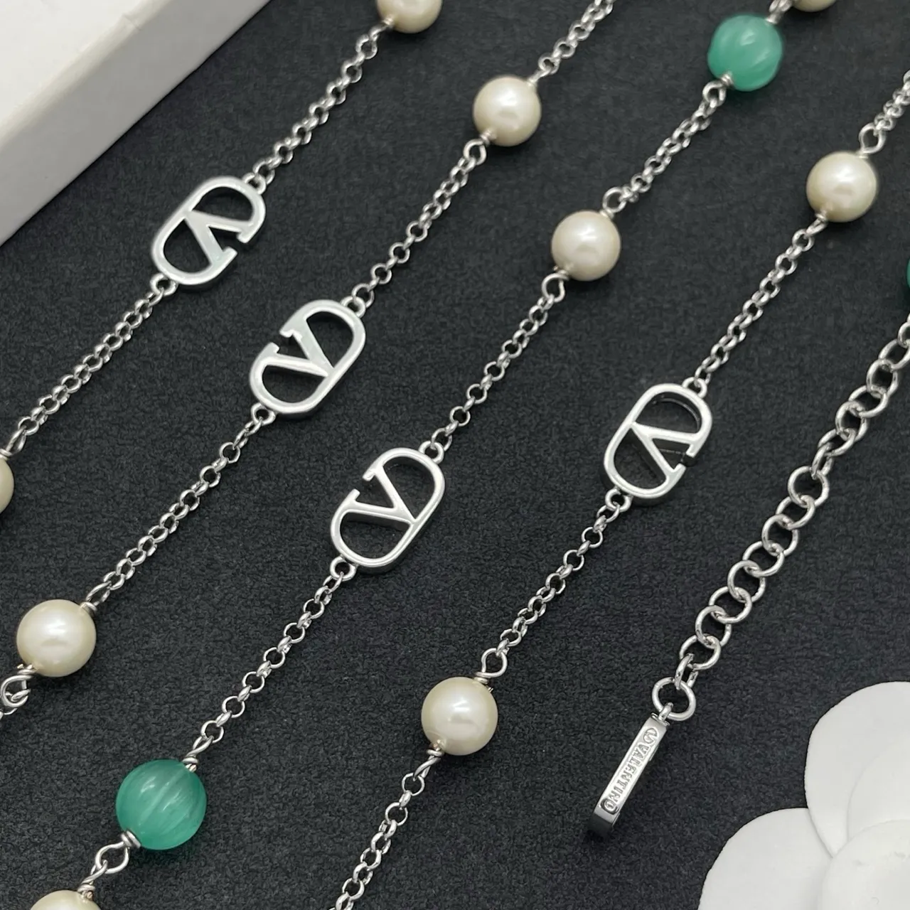 Green White Double-Strand Pearl And Chalcedony Bead Necklace 3