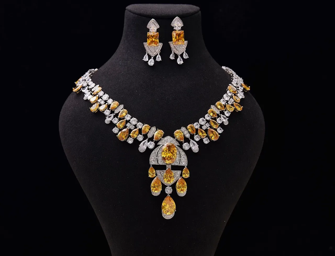 High-Jewelry Yellow and Clear Gemstone Choker Necklace 7