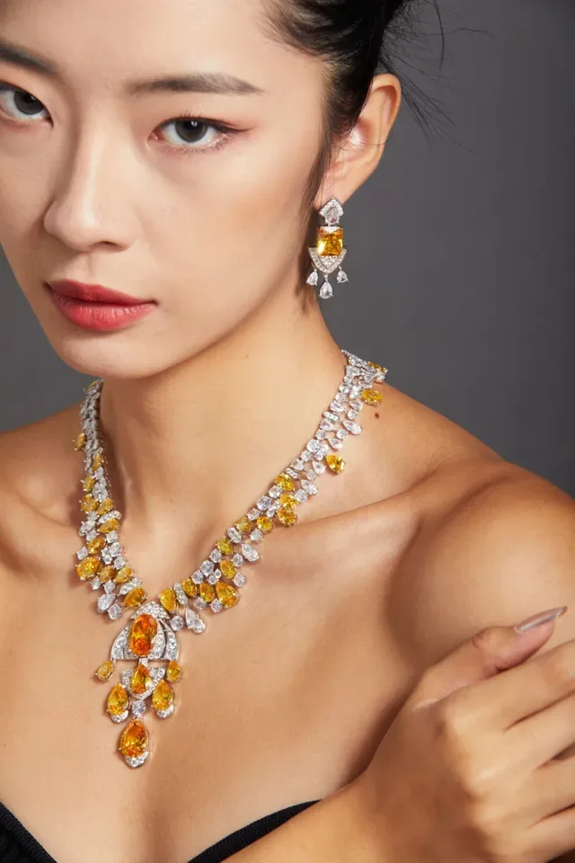 High-Jewelry Yellow and Clear Gemstone Choker Necklace 8