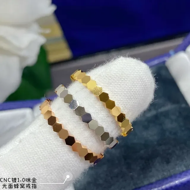 Honeycomb Ring Gold Faceted Band Polished And Matte Dual-Finish Ring 8