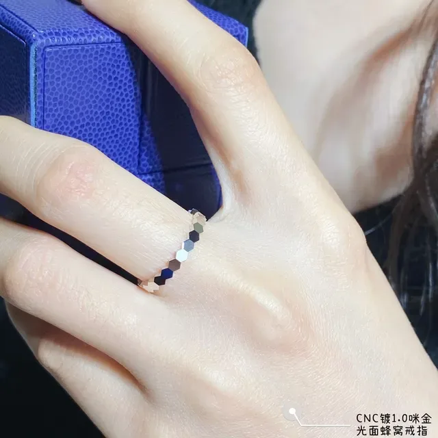 Honeycomb Ring Gold Faceted Band Polished And Matte Dual-Finish Ring 9