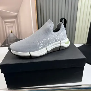 KARL Chaussures Lifestyle Gris Blanc Upper Tricot Semelle Intermédiaire Segmentée Slip-On
