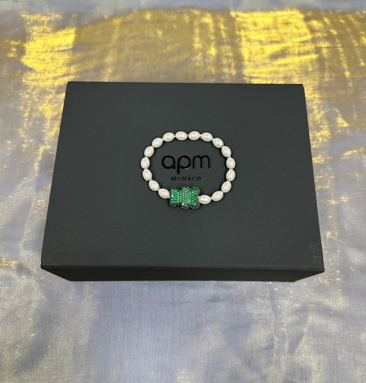 Pulseira com pérolas e cristais no centro, cor verde marinho 2