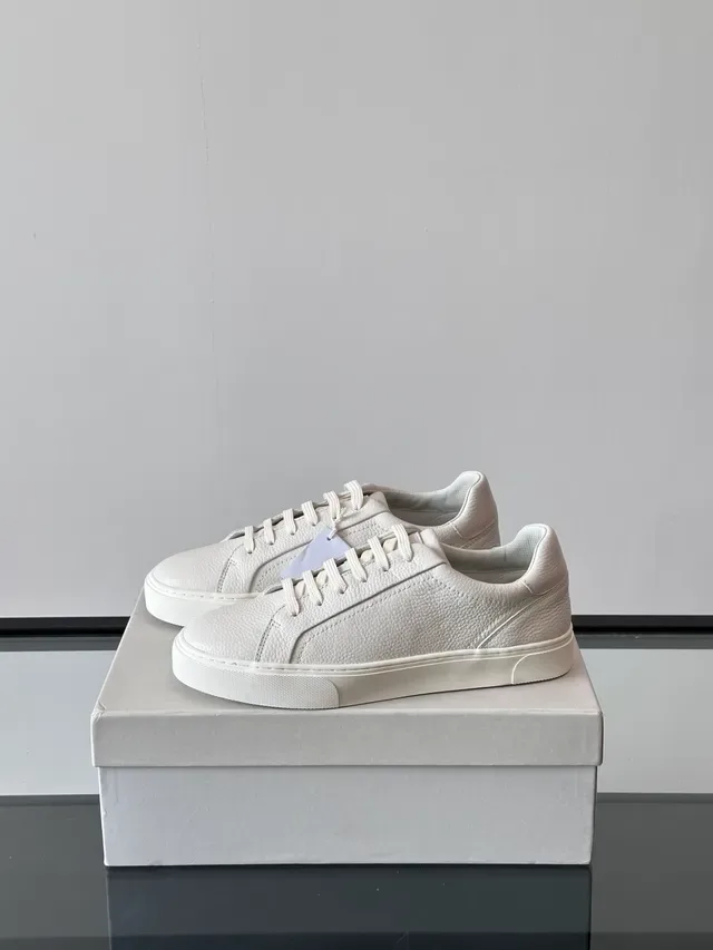 Off-White Leather Low-Top Sneakers 4