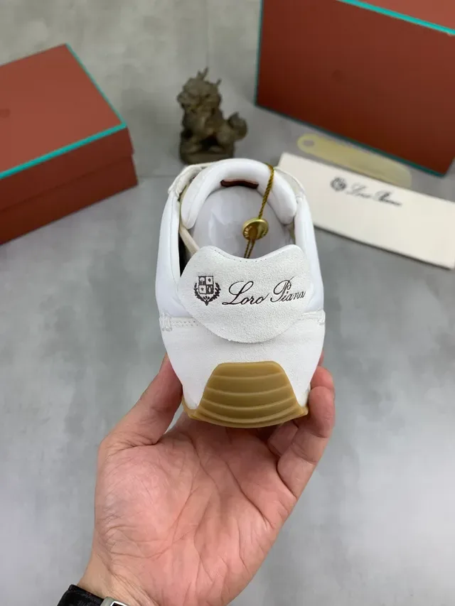 Off-White Sneaker daim et cuir basse semelle gomme 3