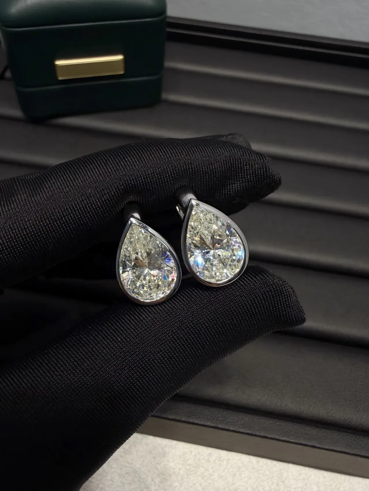 Boucles d'oreilles en métal bicolore double goutte taille poire 8