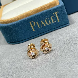 Piaget أقراط ذهب وردي شفاف نمط زهري بناء بتلات طبقية