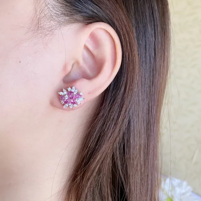 Colar rosa e branco com design floral cluster pedras oval e marquise 9