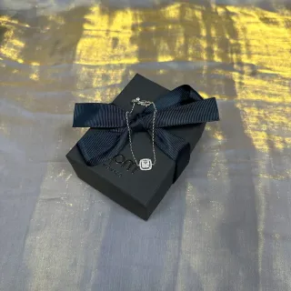 PM Monaco Collar con Péndant Halo Cuadrado