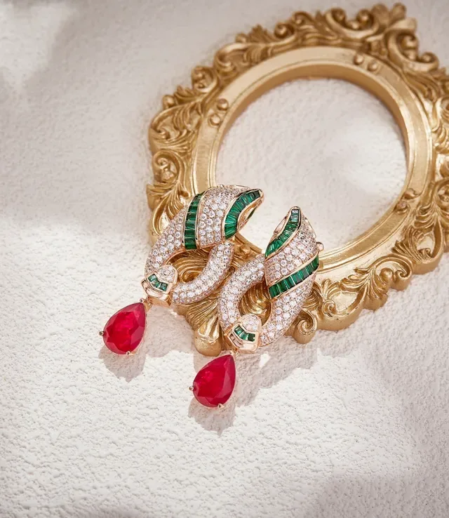 Joyeria con Motivo de Cinta Roja y Verde Trenzada Diamantes Pavé-Set 3