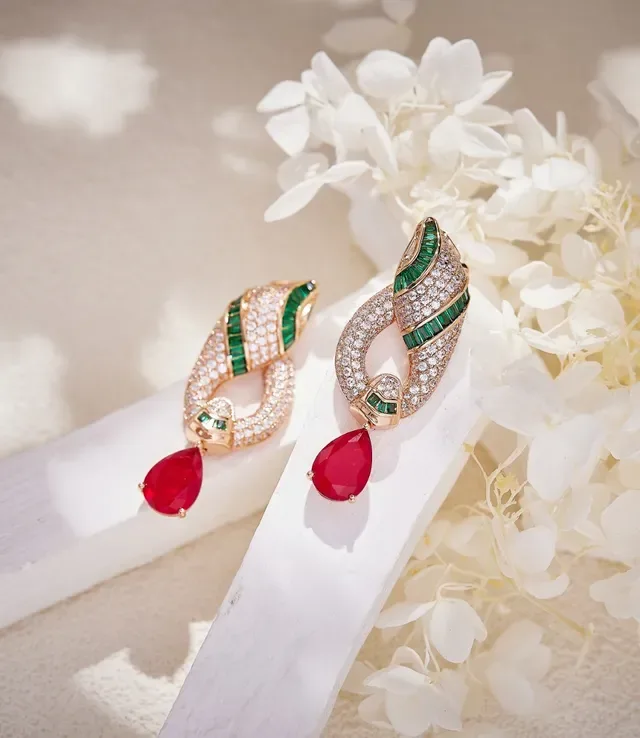 Joyeria con Motivo de Cinta Roja y Verde Trenzada Diamantes Pavé-Set 7