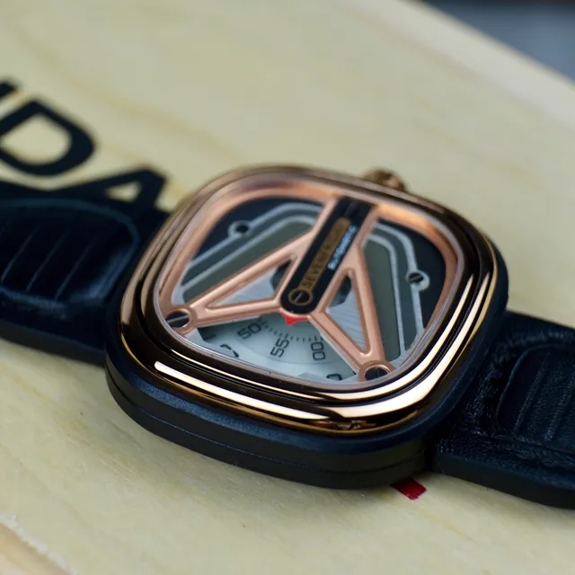 SevenFriday 自动 黑色 金 镂空 几何 笼 不对称 表盘 布局 机械 表 6