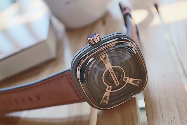 SEVENFRIDAY P-Series حالة مربعة مخددية أسود بني وجه مكشوف متعدد الطبقات ساعة ميكانيكية 5