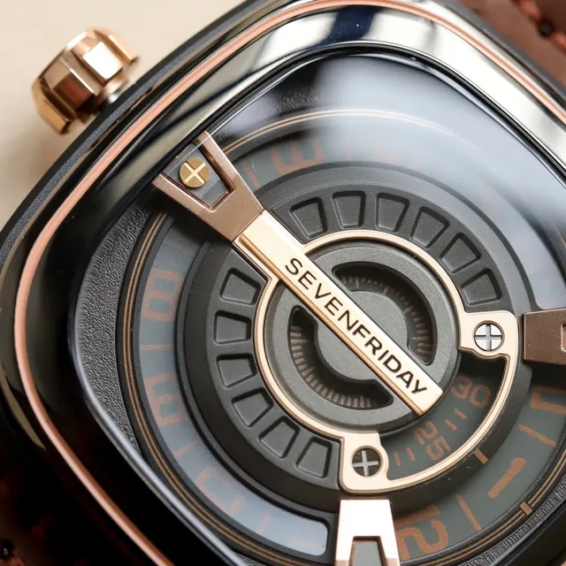 SEVENFRIDAY P-Series حالة مربعة مخددية أسود بني وجه مكشوف متعدد الطبقات ساعة ميكانيكية 11