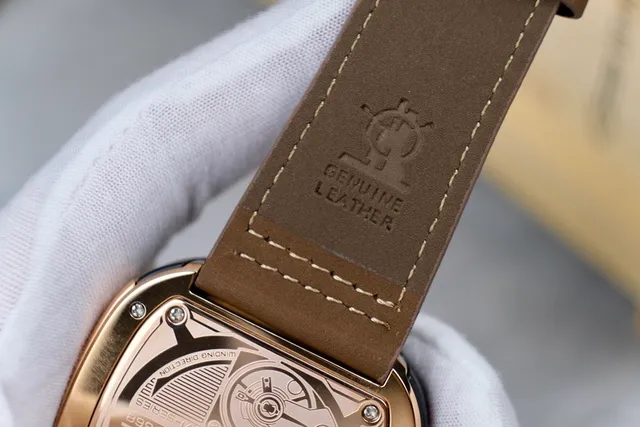 SEVENFRIDAY P-Series حالة مربعة مخددية أسود بني وجه مكشوف متعدد الطبقات ساعة ميكانيكية 21