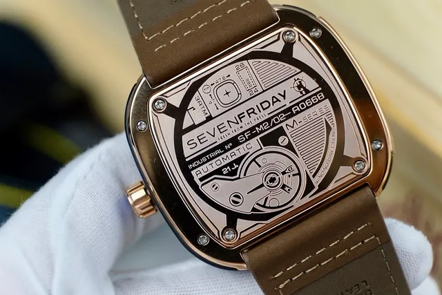 SEVENFRIDAY P-Series حالة مربعة مخددية أسود بني وجه مكشوف متعدد الطبقات ساعة ميكانيكية 22