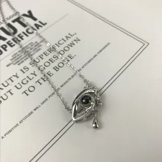 Collar con pendentif de plata negro en forma de ojo con centro de cabochon