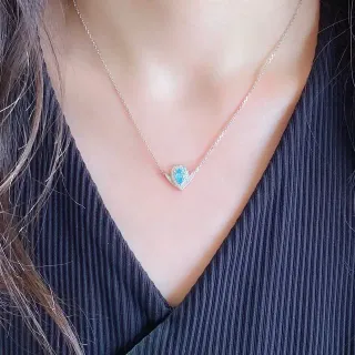 Collier pendentif argent bleu en forme de cœur avec gemme en forme de larme