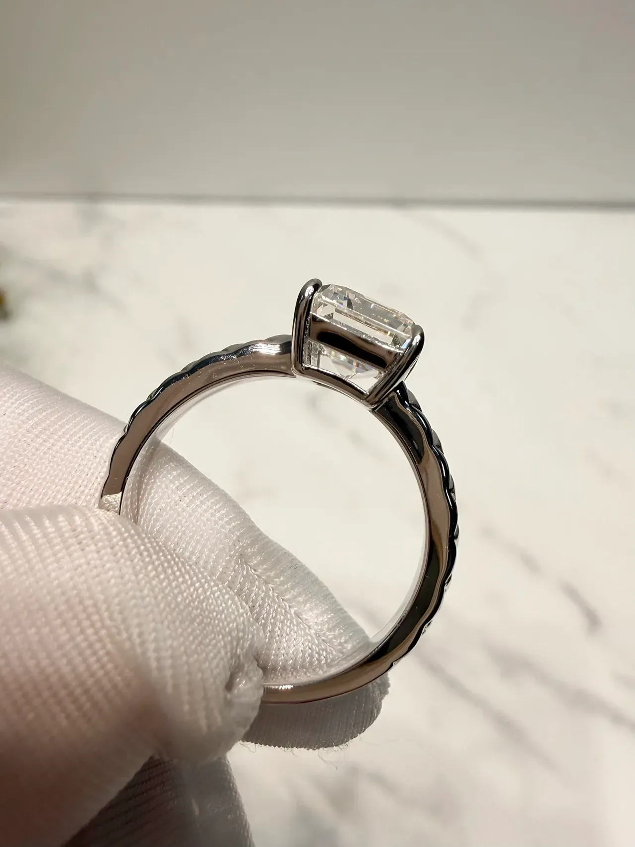 Silver Emerald-Cut Center Stone Textured Star-Pattern Band Ring 2