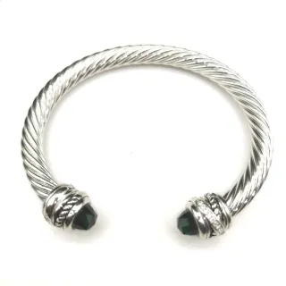 Pulsera de cable trenzado plateado verde con terminales de piedra facetada