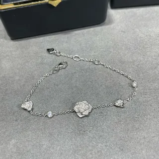 سوار سلاسل باڤي فلورال وحجر مستدير بلون فضي